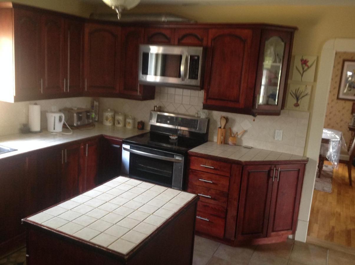 The Yellow House Bed & Breakfast Stanstead Plain 외부 사진