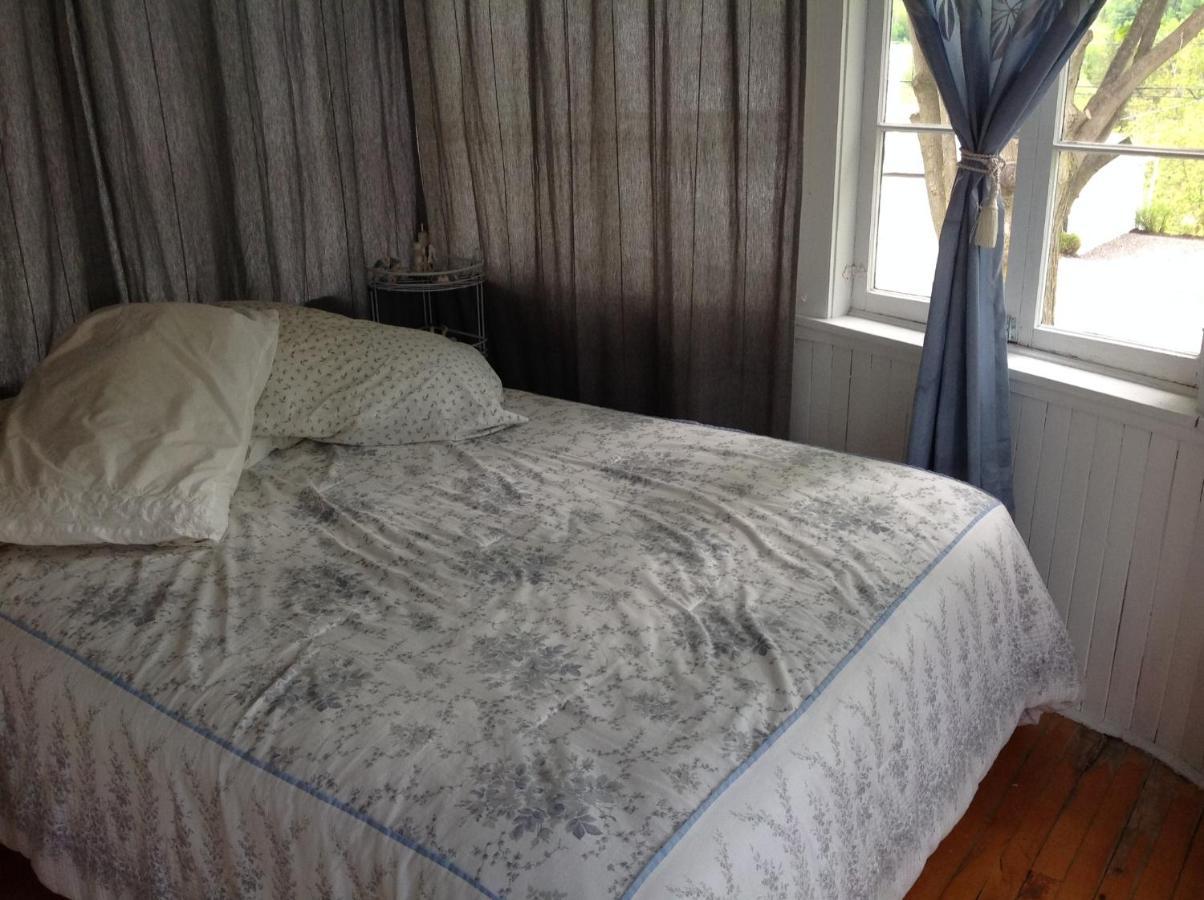 The Yellow House Bed & Breakfast Stanstead Plain 외부 사진